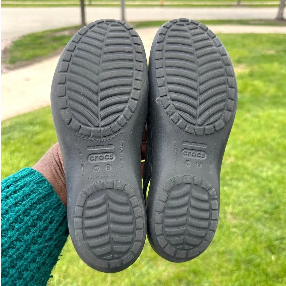 CROCS preowned fairly